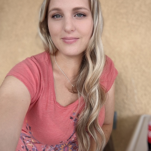 Profile Picture of Janka Kovesdi (@jankak) on Poshmark