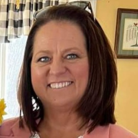 Profile Picture of Paula Denison (@pgdenison) on Poshmark