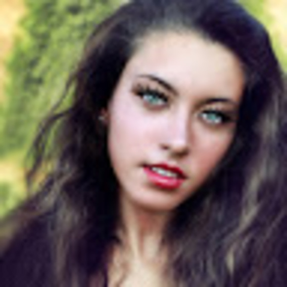 Profile Picture of Andrea Chowning (@anakalia222) on Poshmark