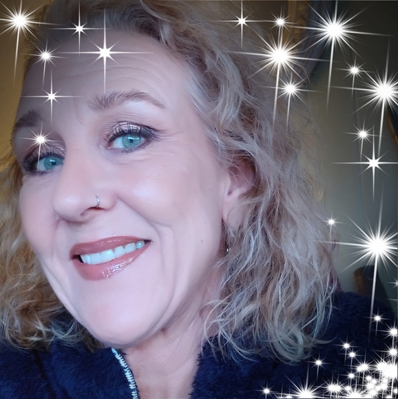 Profile Picture of Denise Lemrick (@dmv12966) on Poshmark