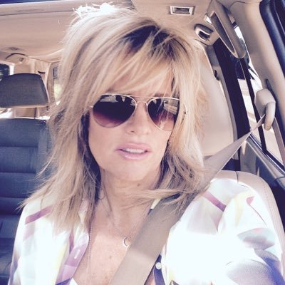 Profile Picture of Colleen Elaine Nixon (@babykayak) on Twitter