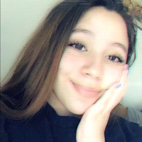 Profile Picture of Isabel Cabrales (@isabelgcabales1) on Poshmark