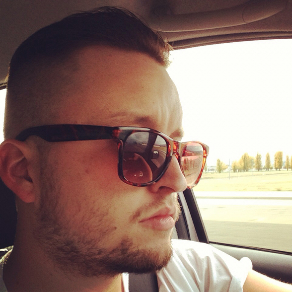 Profile Picture of Stephen Starbuck (@mrstarbuck) on Poshmark