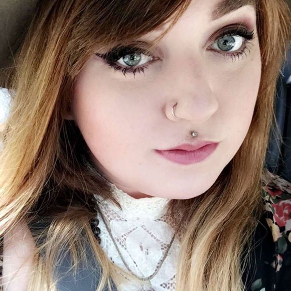 Profile Picture of Julia Katherine (@juliafox94) on Poshmark