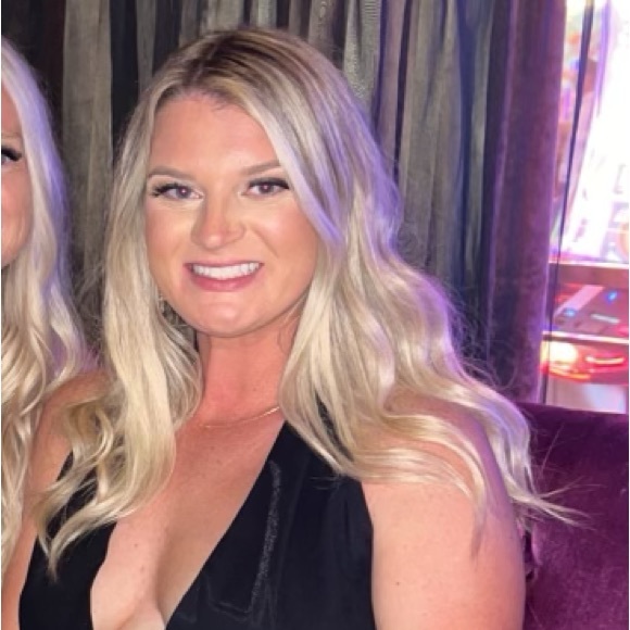 Profile Picture of Ally Kjar (@allykjars) on Poshmark