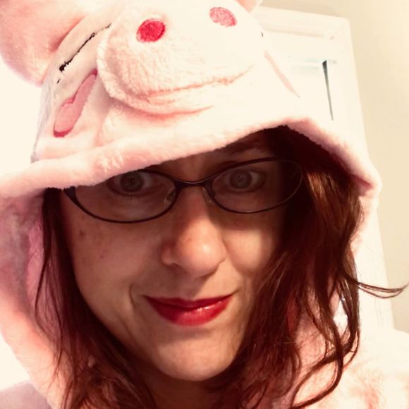 Profile Picture of Ashley Hammerman (@ashernblue) on Poshmark