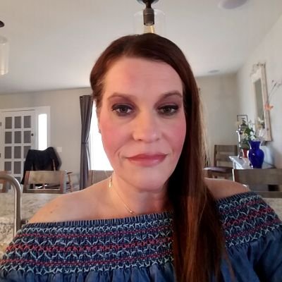 Profile Picture of Cathy Peterka (@cathyZarc) on Twitter