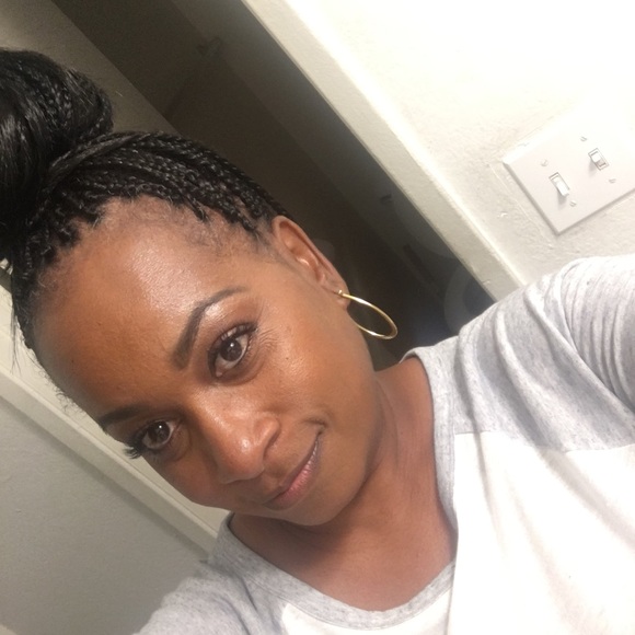 Profile Picture of Tadha Comick (@tashacomick) on Poshmark