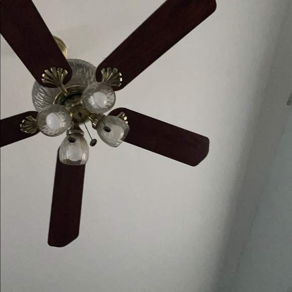 Profile Picture of Richard Munoz (@richardmunoz380) on Poshmark