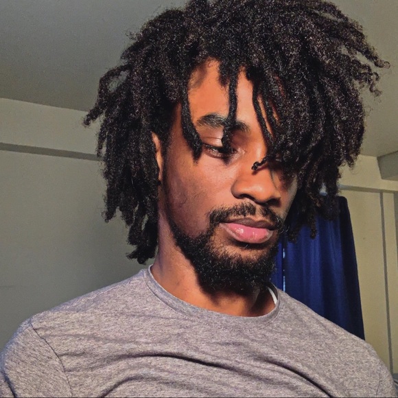 Profile Picture of Cedric Edwards (@cedd311) on Poshmark