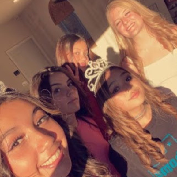 Profile Picture of Riley Errington (@274086) on Poshmark