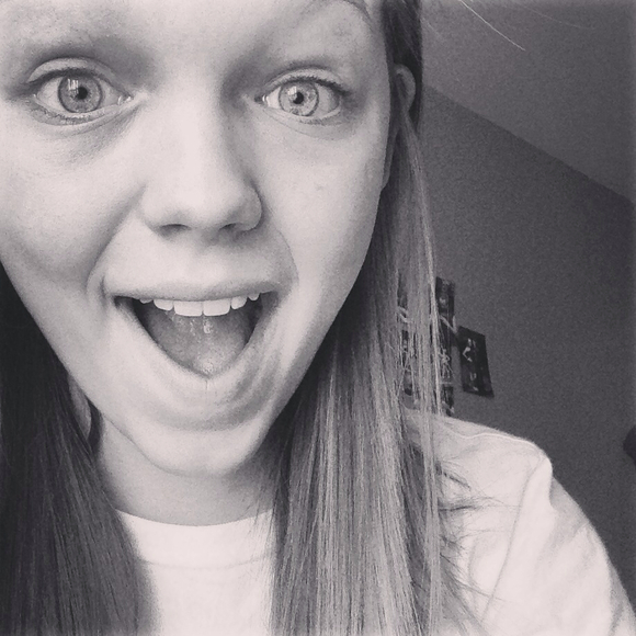 Profile Picture of Katarina Kutilek (@katarina_k) on Poshmark