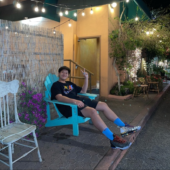 Profile Picture of Chris tài Summie hạ (@kris2802) on Poshmark