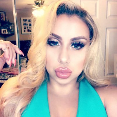 Profile Picture of Janet Gonzalez (@JanetG13) on Twitter