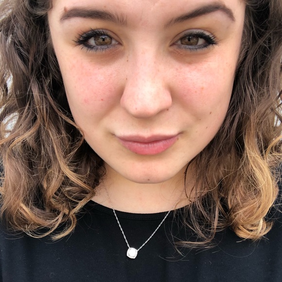 Profile Picture of Nicole Edelmann (@onyx2851) on Poshmark