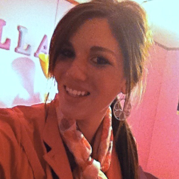 Profile Picture of Marcella Cherry (@marcherry) on Poshmark