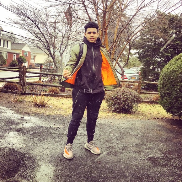 Profile Picture of Andrew Pichardo (@andrew_90) on Poshmark