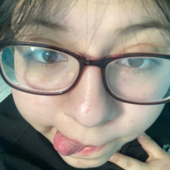 Profile Picture of Viviana Monreal (@vivimonwow) on Poshmark