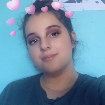 Profile Picture of Lily (@LilyRoberg) on Twitter