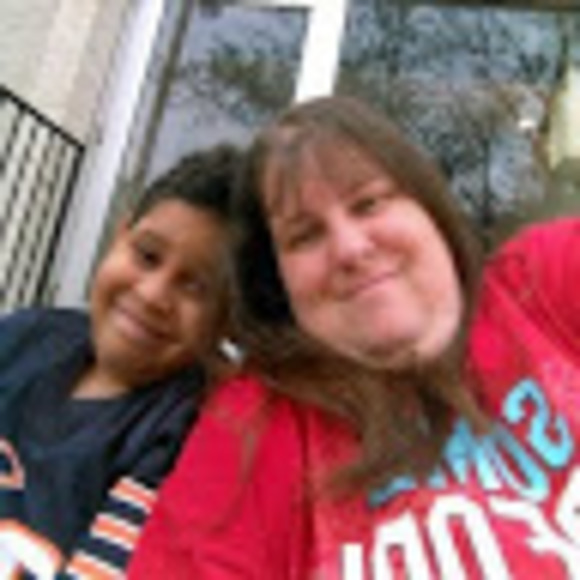 Profile Picture of Angela Stargell (@angelast82124) on Poshmark