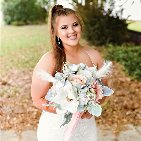Profile Picture of Pearl Scott (@pearlscott22) on Poshmark
