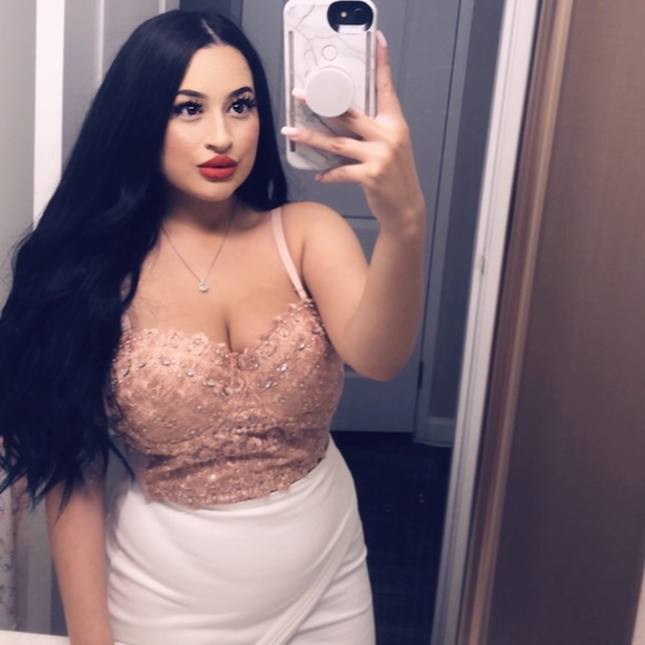 Profile Picture of Alexis Sullivant (@alexisbrianda4) on Poshmark