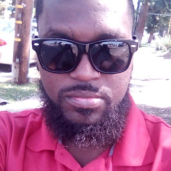 Profile Picture of Dennis Karimi (@denno88) on Poshmark