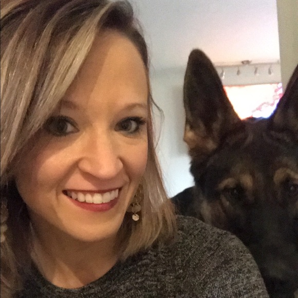 Profile Picture of Corinne Katich (@ckatich7) on Poshmark