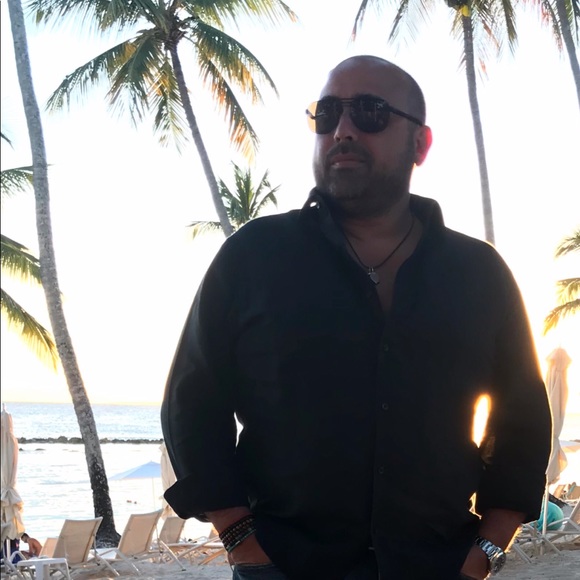 Profile Picture of Renato Statteri (@rstatteri) on Poshmark