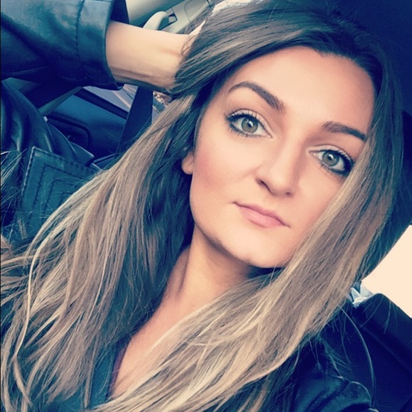 Profile Picture of Jacqueline Piper (@jackiieeee) on Poshmark