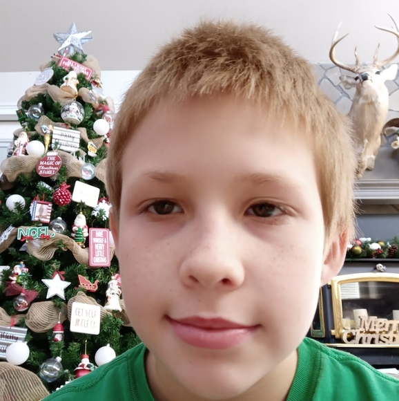 Profile Picture of Zane Loutsis (@zaneloutsis) on Poshmark