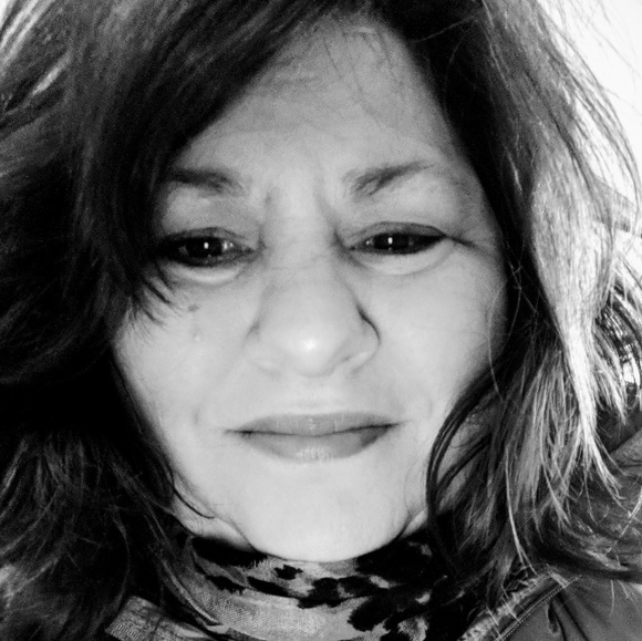 Profile Picture of Michele Piechowski (@shellpmoda) on Poshmark