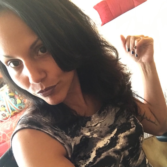 Profile Picture of Jessica Doronila (@jdoronila) on Poshmark