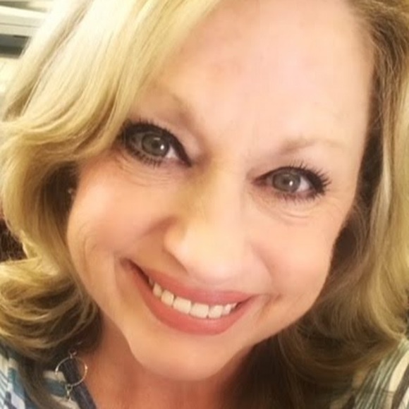 Profile Picture of Tandy Tarr (@tandytarr) on Poshmark