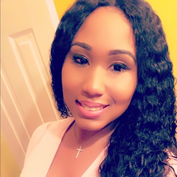 Profile Picture of Brandy Crusoe (@bcrus002) on Poshmark
