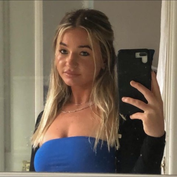 Profile Picture of Summa Longbottom (@summalongy) on Poshmark