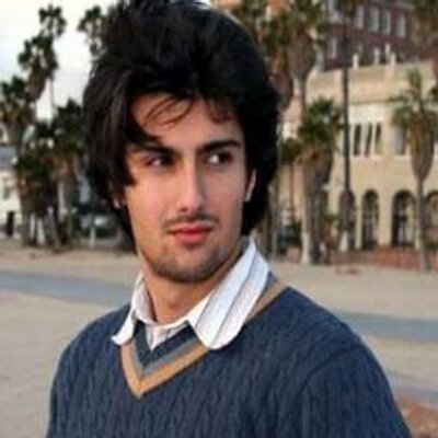 Profile Picture of Kevin J. Levinson (@KevinJLevins) on Twitter