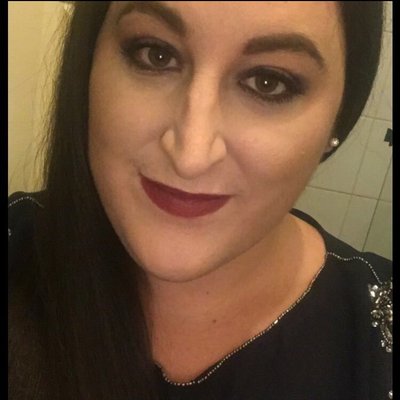 Profile Picture of Lauren Ellwood (@lozzle84) on Twitter