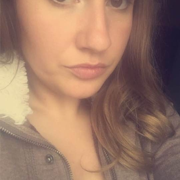 Keianna Pfeifer - Poshmark Profile Picture of Keianna Pfeifer (@keianna7) on Poshmark