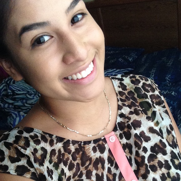 Profile Picture of Lorena Hurtado (@lorenalizzete) on Poshmark