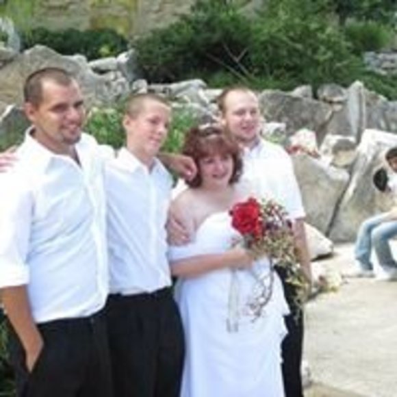 Profile Picture of Lisa Mccreery (@xmommiex2u) on Poshmark