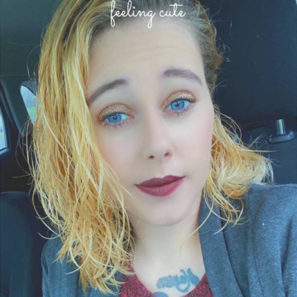 Profile Picture of Kailey Miller (@kailey_miller) on Poshmark