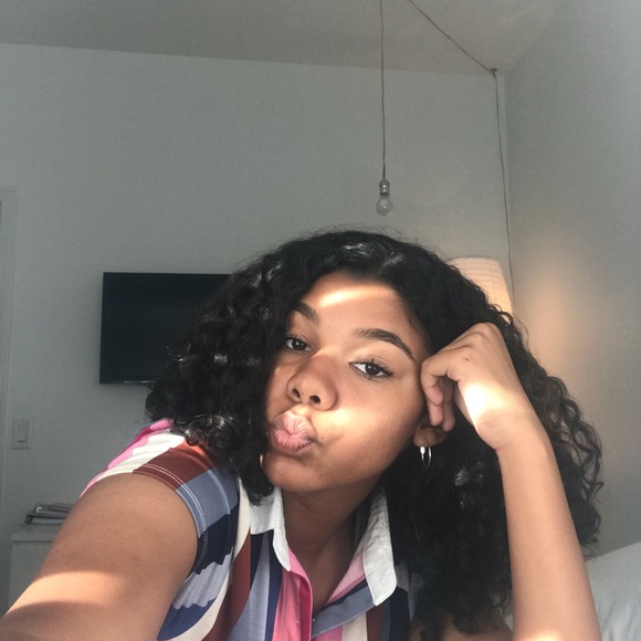 Profile Picture of Jasmine Ramberg (@jasmineyazzy) on Poshmark
