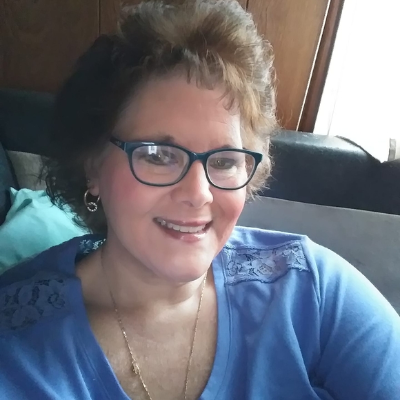 Anne Clague - Poshmark Profile Picture of Anne Clague (@anneclague) on Poshmark