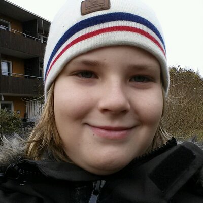 Profile Picture of Oscar Simpson (@oskarsimpson17) on Twitter