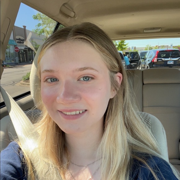 Profile Picture of Diane Zepka (@diane_zepka) on Poshmark