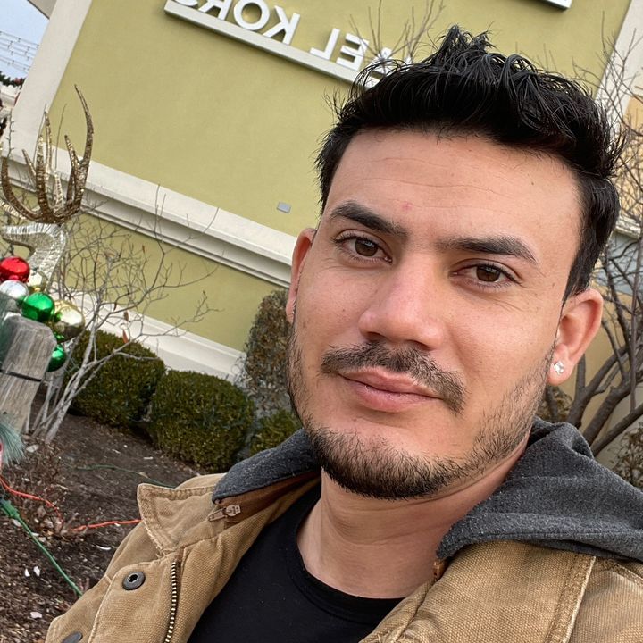 Profile Picture of Pedro (@pedroarderbotello) on Tiktok