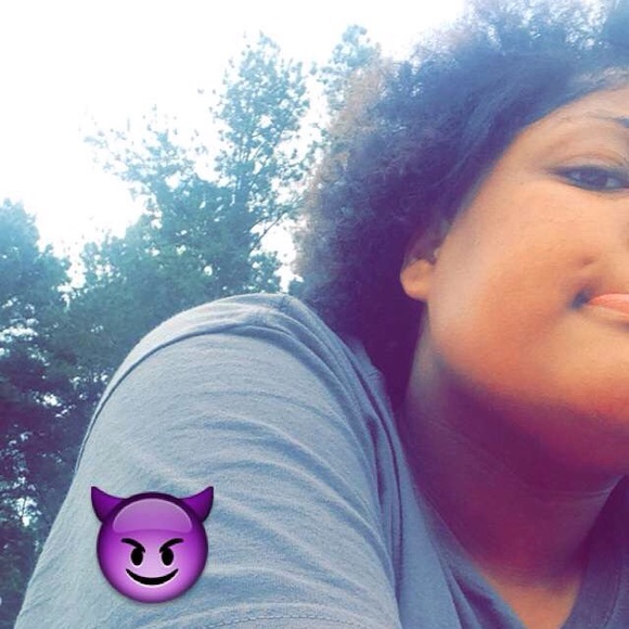 Profile Picture of Jaye Baxter (@jnbtx) on Poshmark