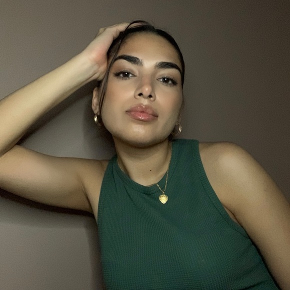Profile Picture of Gurneet Chahal (@g_k_c) on Poshmark