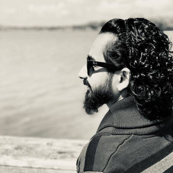 Profile Picture of Malik Fahad (@fahadrazzaq71) on Poshmark